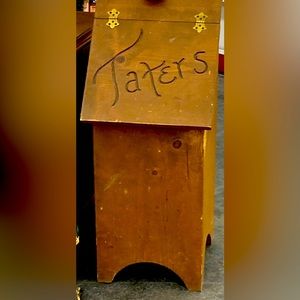 Antique tater bin